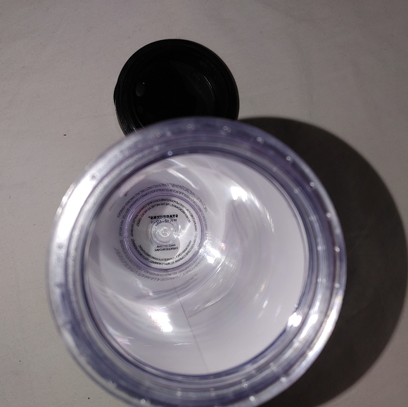 Starbucks Red White Striped Christmas Travel Mug Cup Tumbler 16 Oz Plastic - Picture 4 of 4